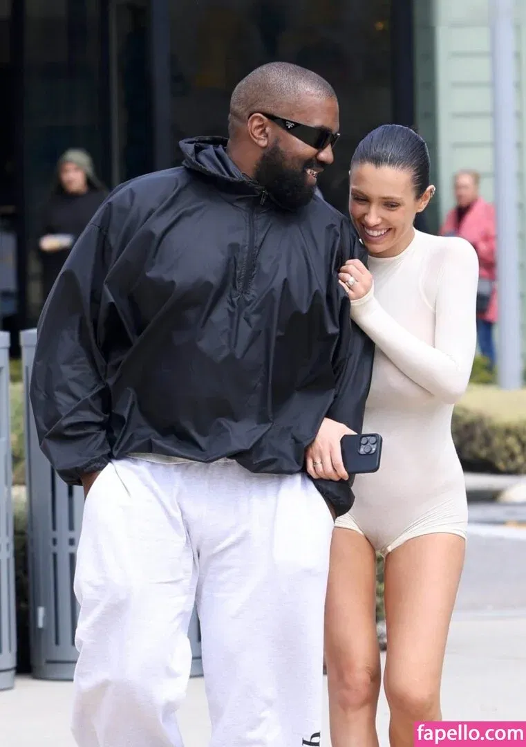 Bianca Censori Onlyfans Photo Gallery 