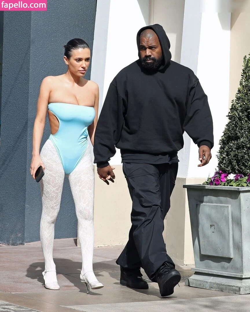 Bianca Censori Onlyfans Photo Gallery 