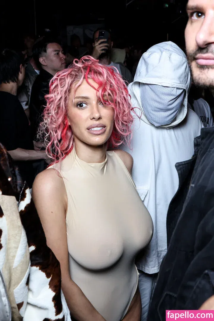 Bianca Censori Onlyfans Photo Gallery 