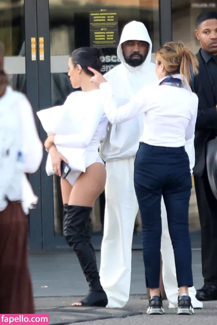 Bianca Censori Onlyfans Photo Gallery 