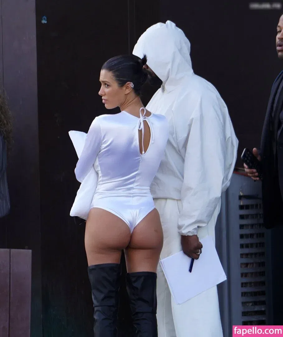 Bianca Censori Onlyfans Photo Gallery 