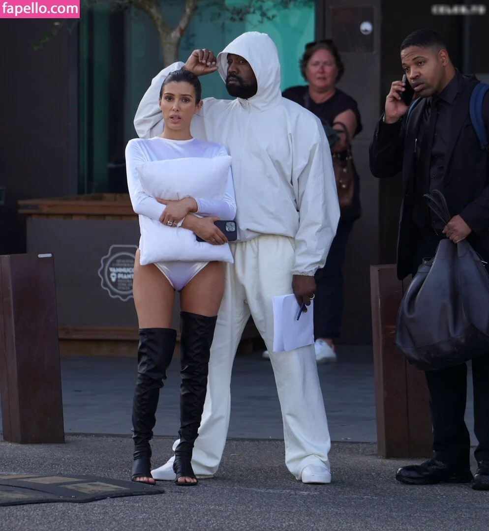 Bianca Censori Onlyfans Photo Gallery 