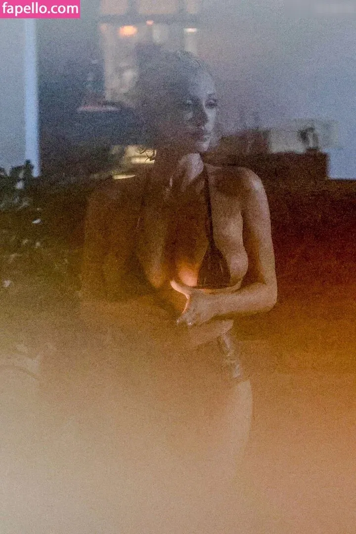 Bianca Censori Onlyfans Photo Gallery 