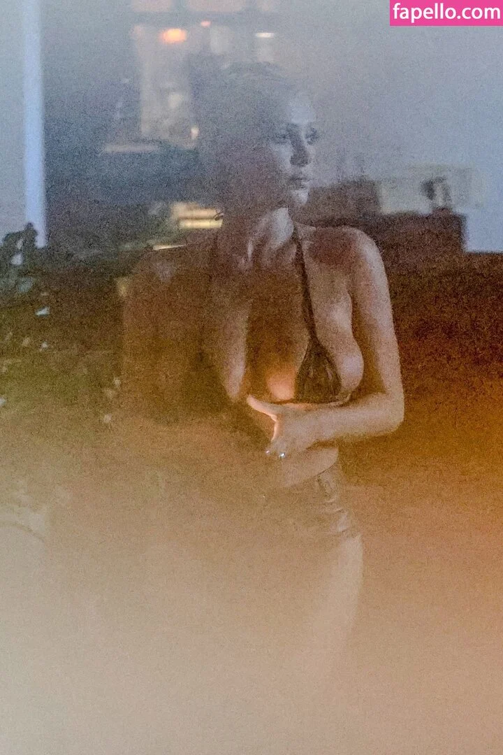 Bianca Censori Onlyfans Photo Gallery 