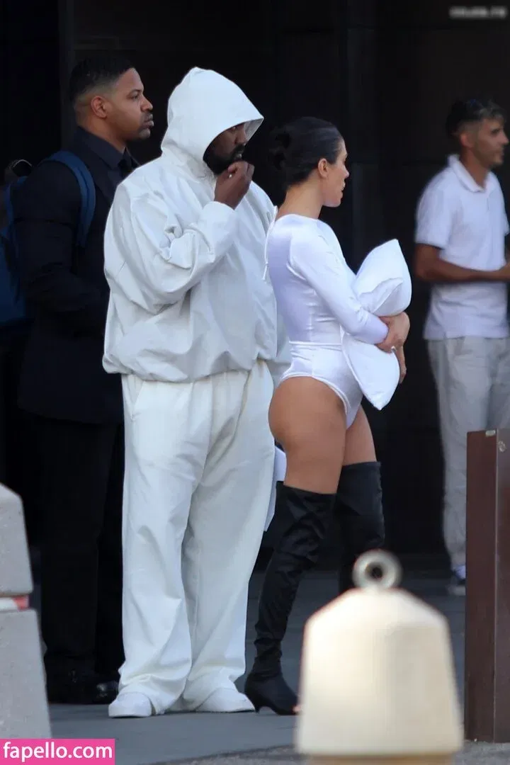 Bianca Censori Onlyfans Photo Gallery 