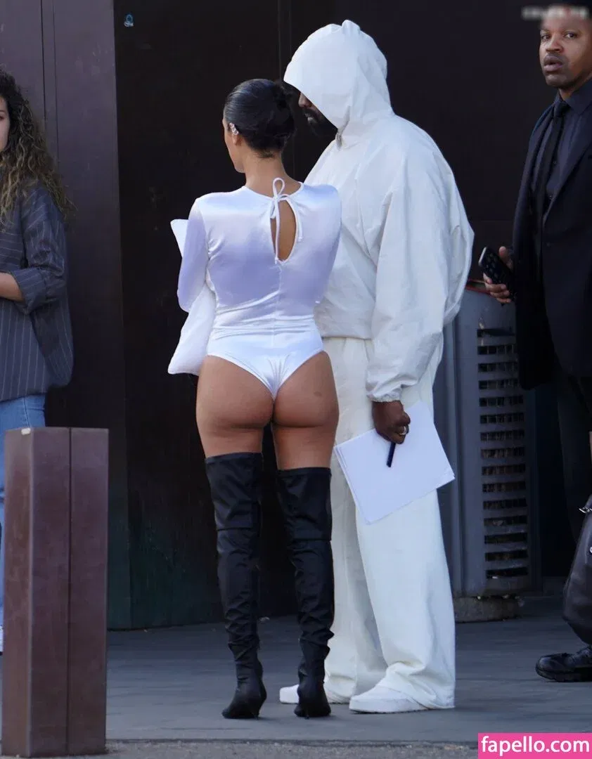 Bianca Censori Onlyfans Photo Gallery 