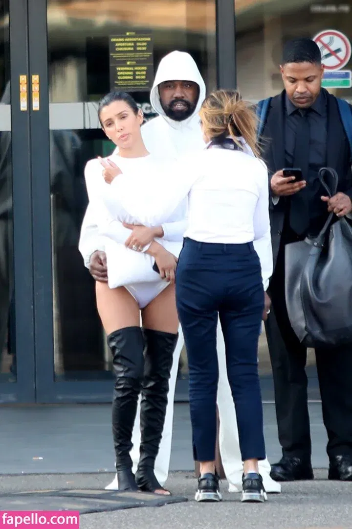 Bianca Censori Onlyfans Photo Gallery 