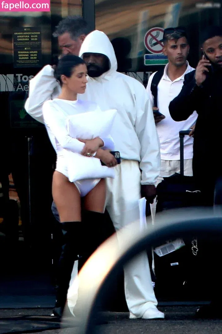 Bianca Censori Onlyfans Photo Gallery 