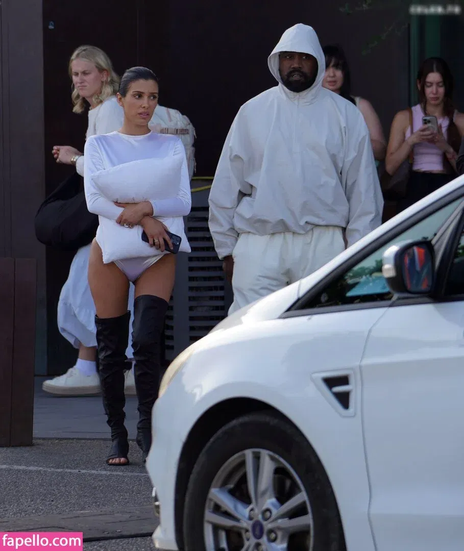 Bianca Censori Onlyfans Photo Gallery 