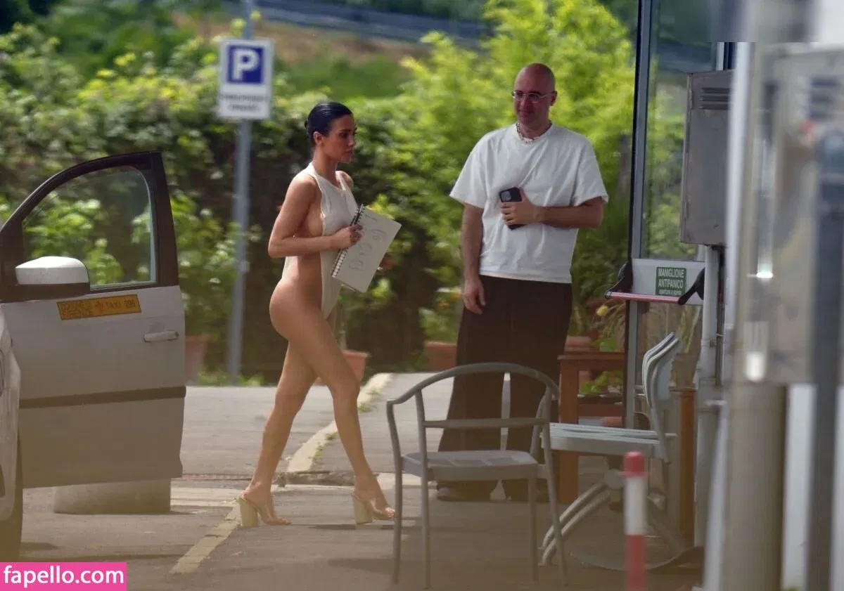 Bianca Censori Onlyfans Photo Gallery 