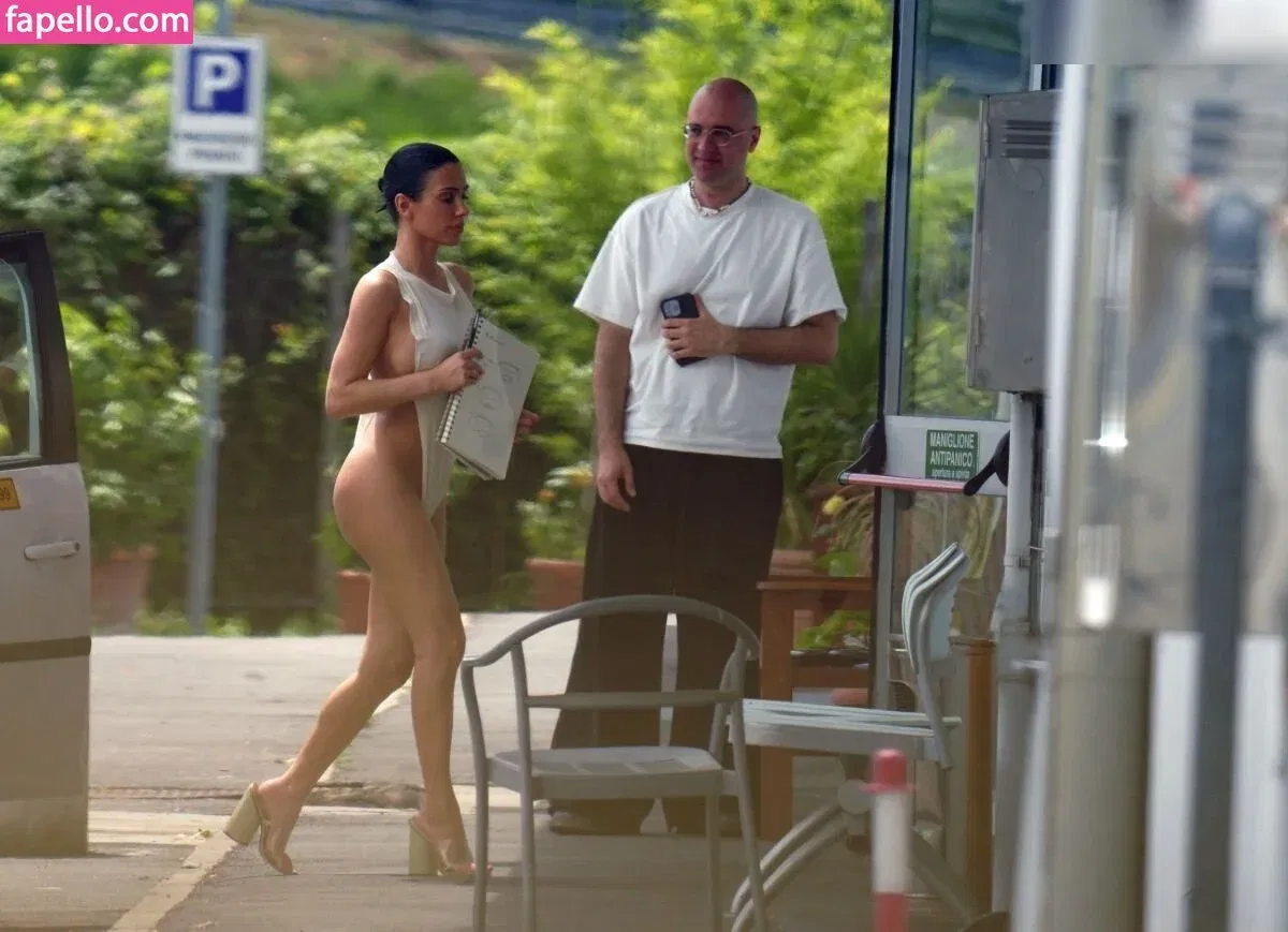 Bianca Censori Onlyfans Photo Gallery 