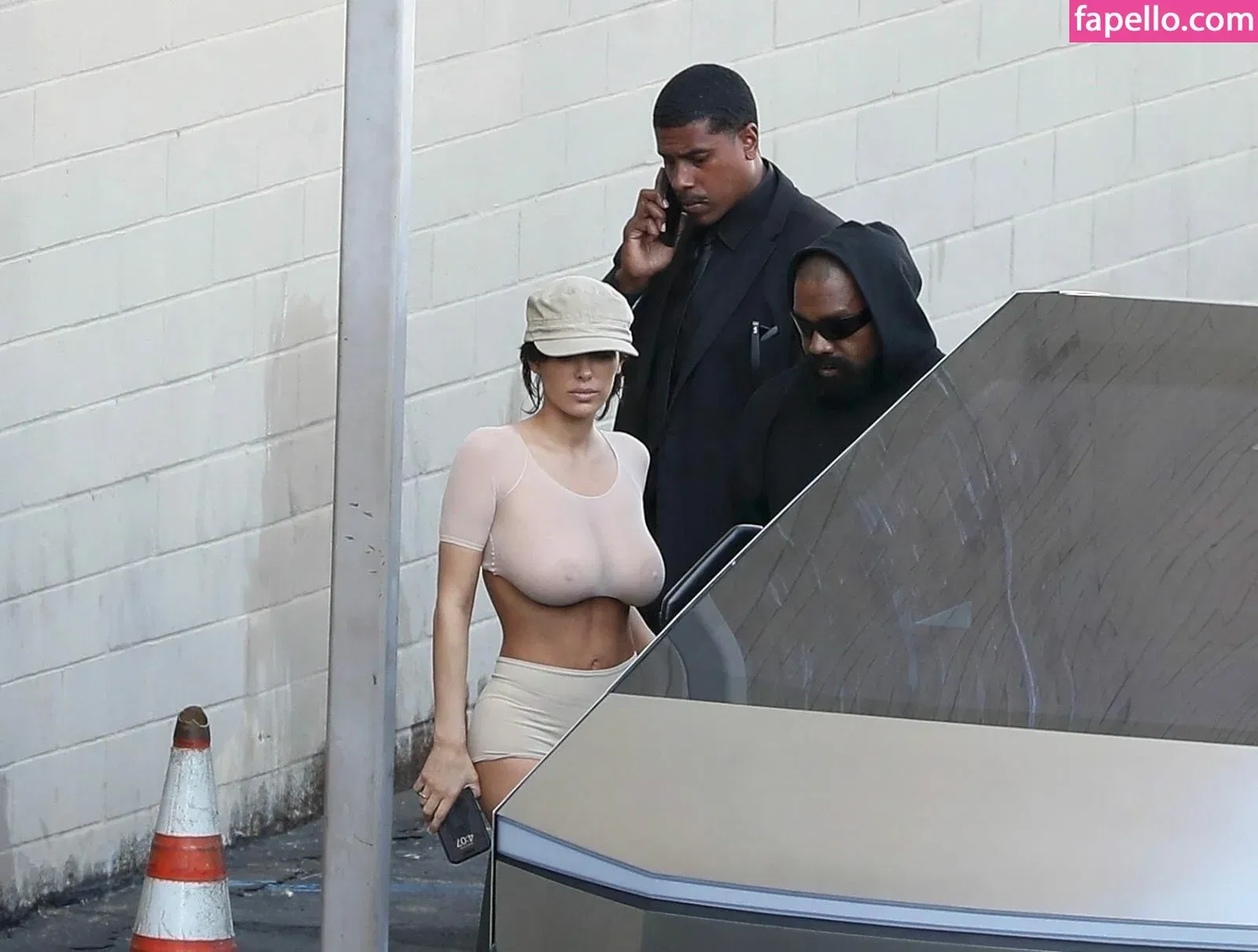 Bianca Censori Onlyfans Photo Gallery 