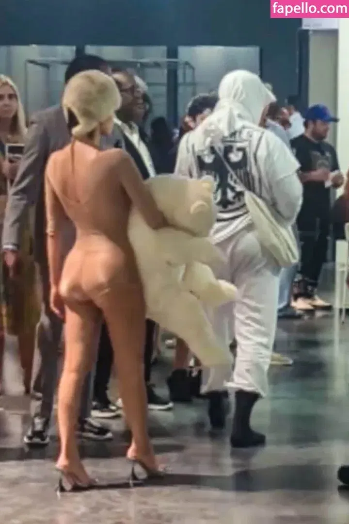 Bianca Censori Onlyfans Photo Gallery 