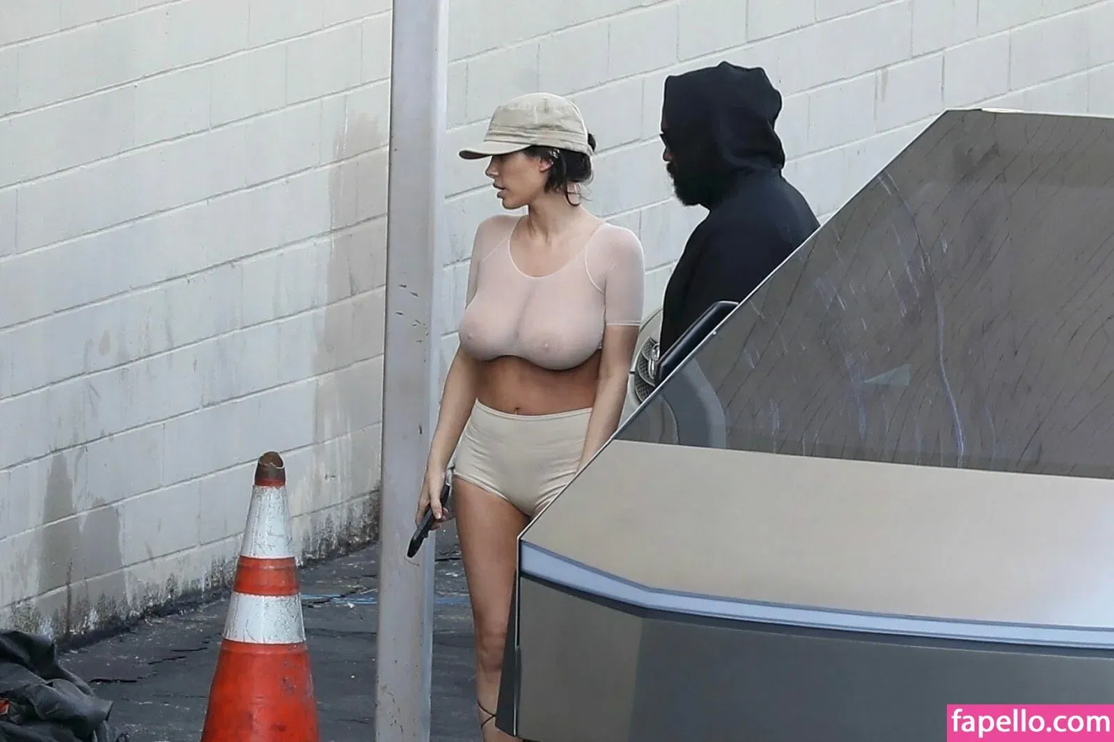 Bianca Censori Onlyfans Photo Gallery 