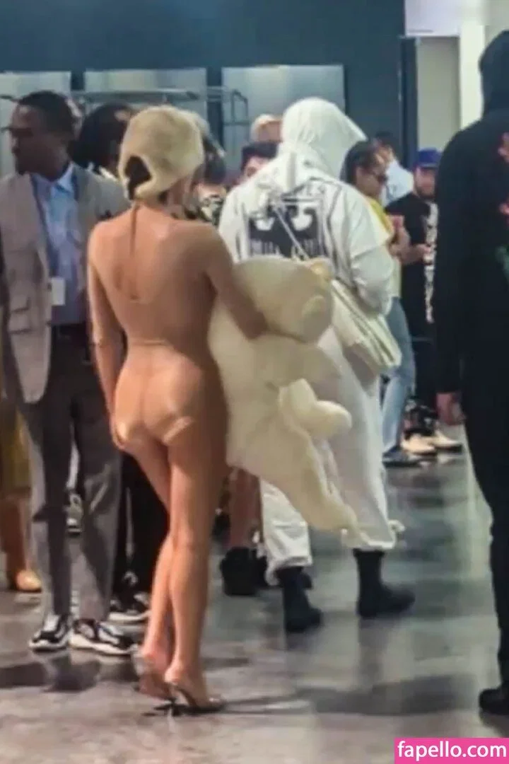 Bianca Censori Onlyfans Photo Gallery 