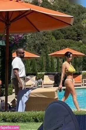 Bianca Censori Onlyfans Photo Gallery 