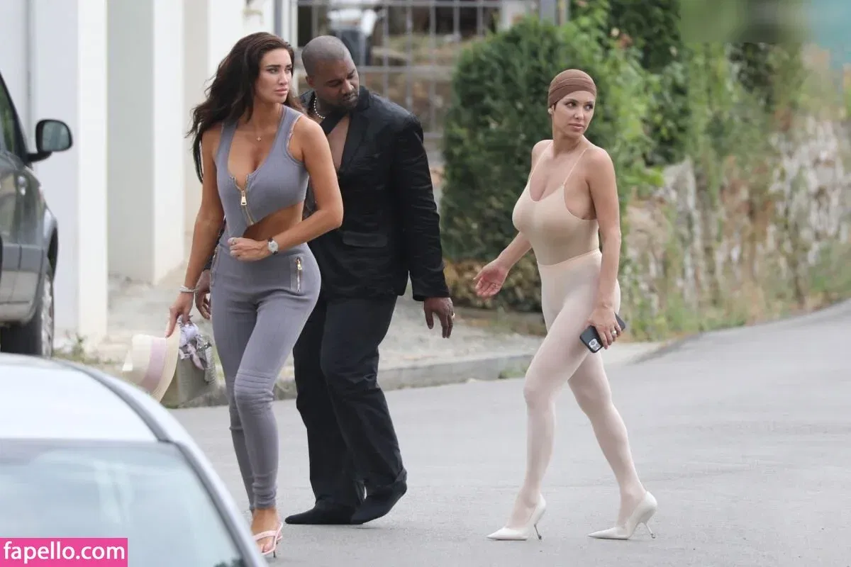 Bianca Censori Onlyfans Photo Gallery 