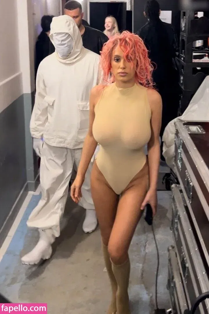 Bianca Censori Onlyfans Photo Gallery 