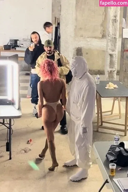 Bianca Censori Onlyfans Photo Gallery 