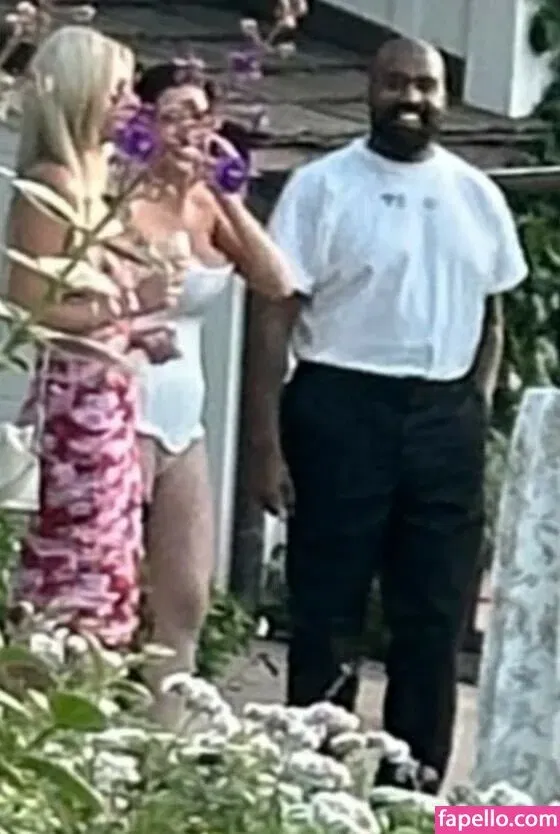 Bianca Censori Onlyfans Photo Gallery 