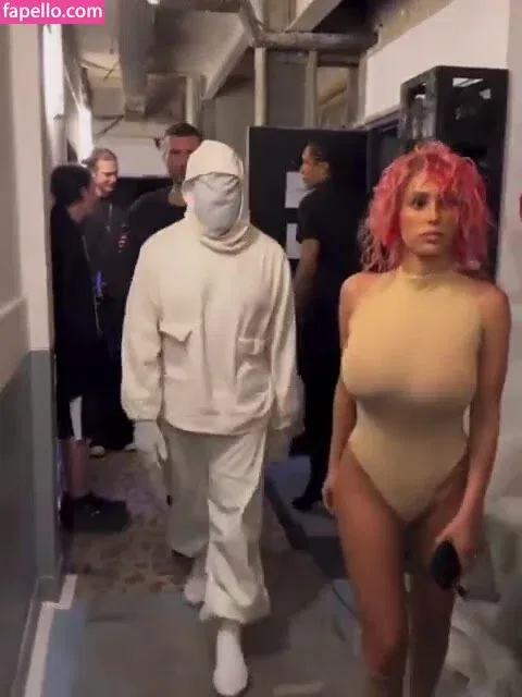 Bianca Censori Onlyfans Photo Gallery 