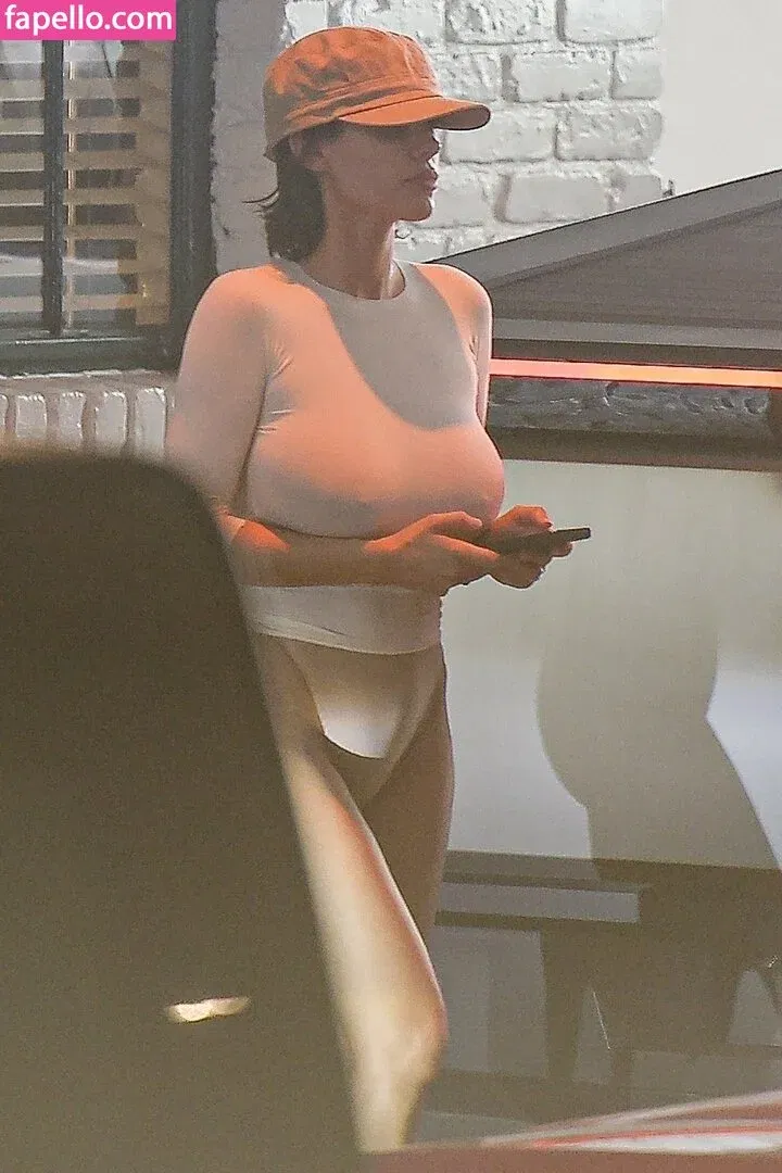 Bianca Censori Onlyfans Photo Gallery 