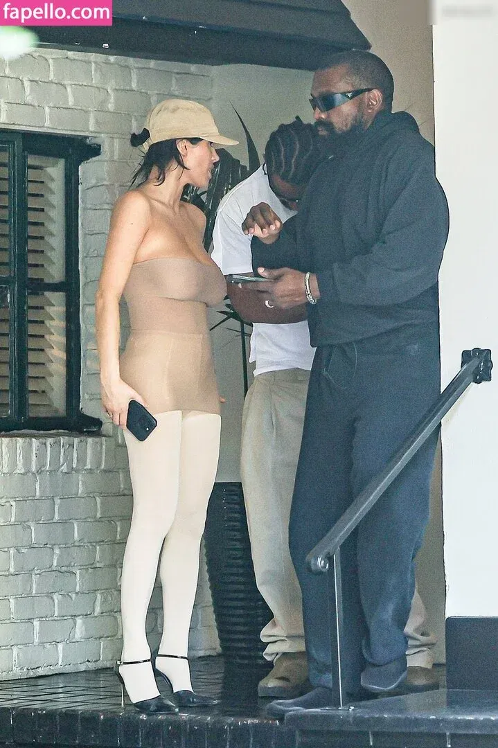 Bianca Censori Onlyfans Photo Gallery 