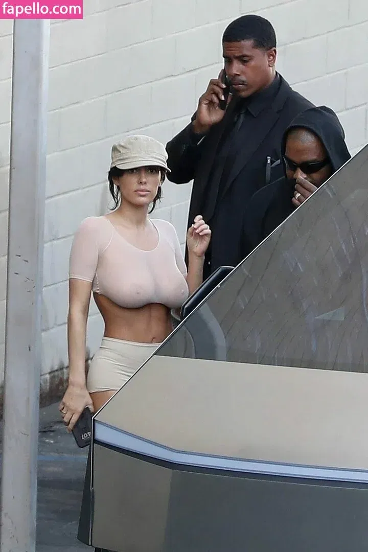 Bianca Censori Onlyfans Photo Gallery 