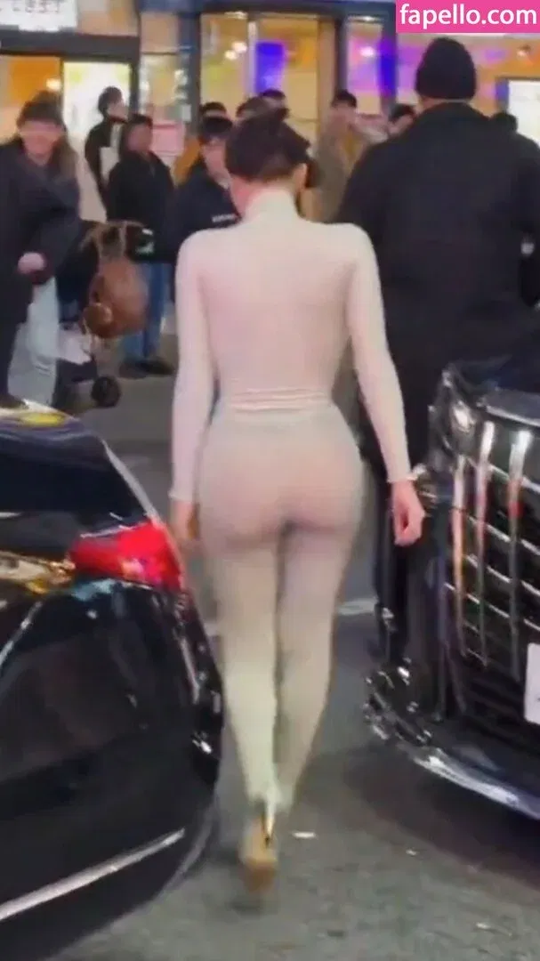 Bianca Censori Onlyfans Photo Gallery 