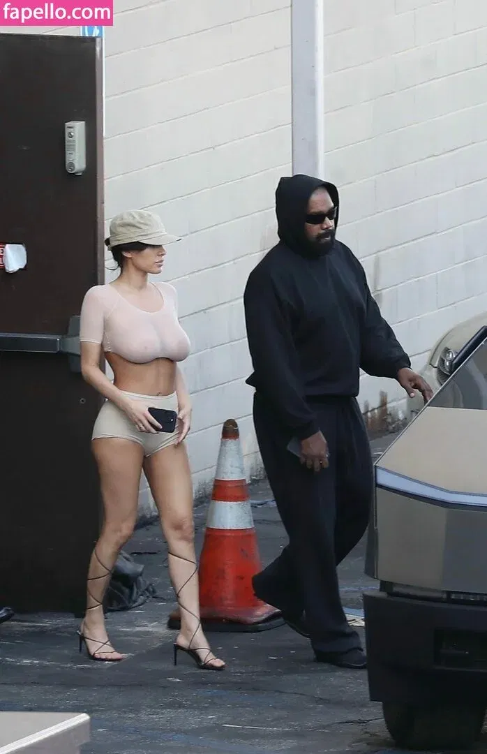 Bianca Censori Onlyfans Photo Gallery 