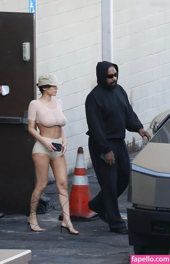 Bianca Censori Onlyfans Photo Gallery 