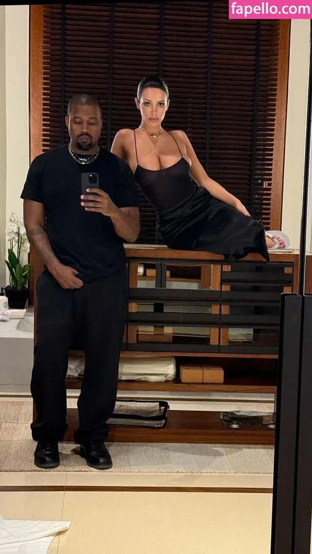 Bianca Censori Onlyfans Photo Gallery 