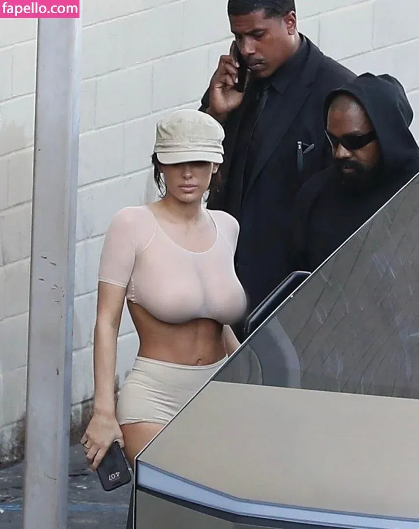 Bianca Censori Onlyfans Photo Gallery 