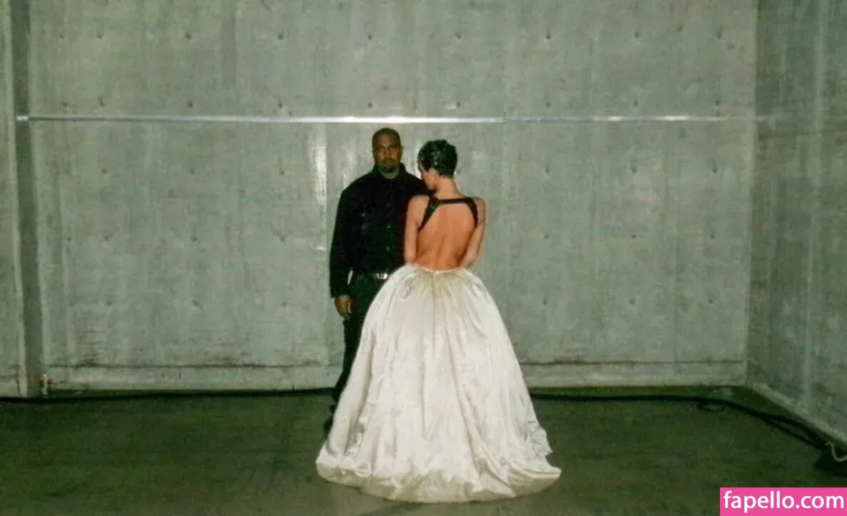 Bianca Censori Onlyfans Photo Gallery 