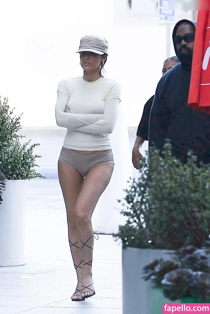 Bianca Censori Onlyfans Photo Gallery 