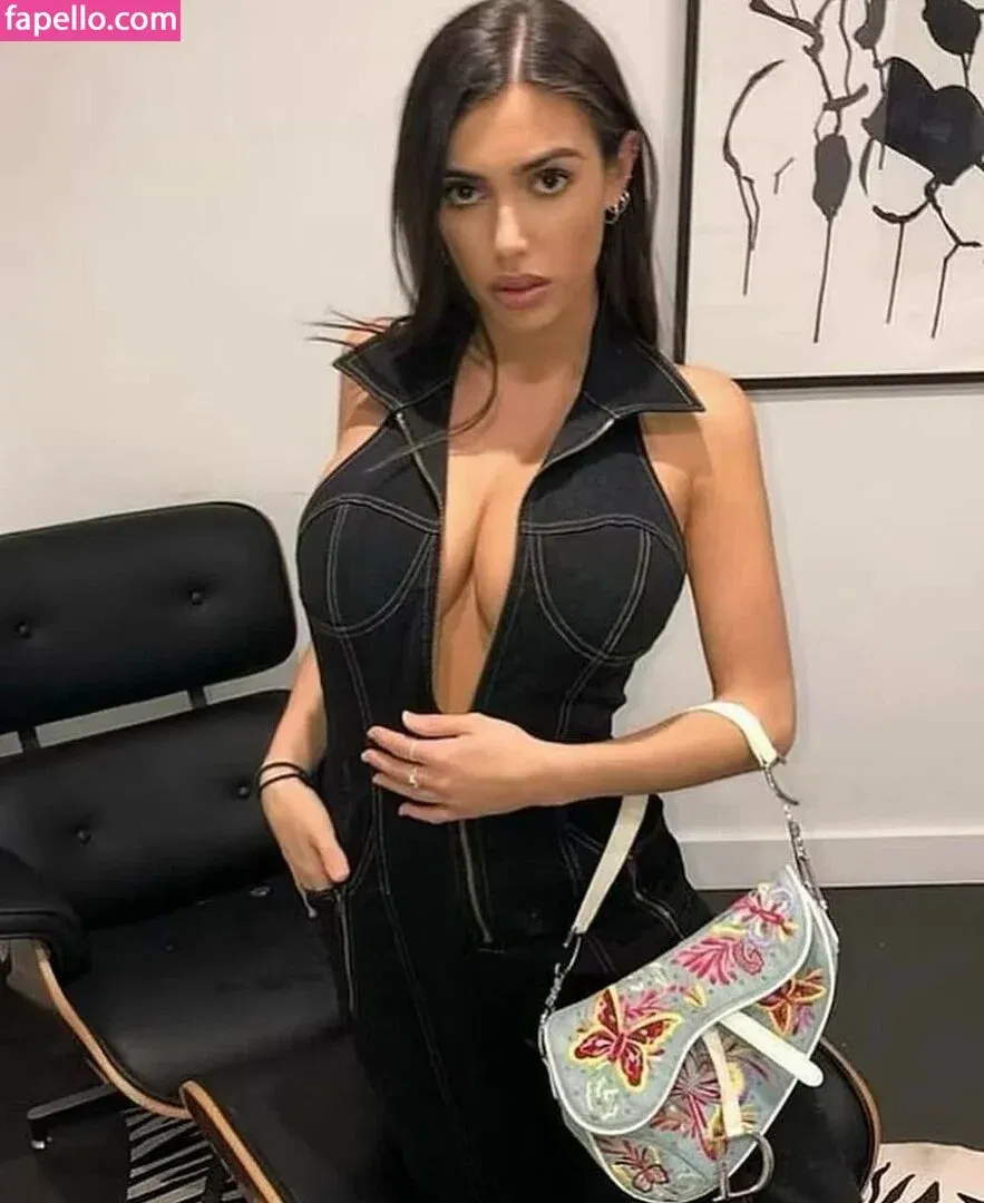 Bianca Censori Onlyfans Photo Gallery 