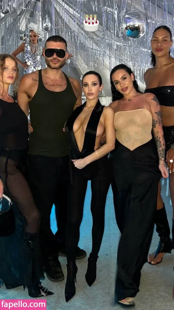 Bianca Censori Onlyfans Photo Gallery 