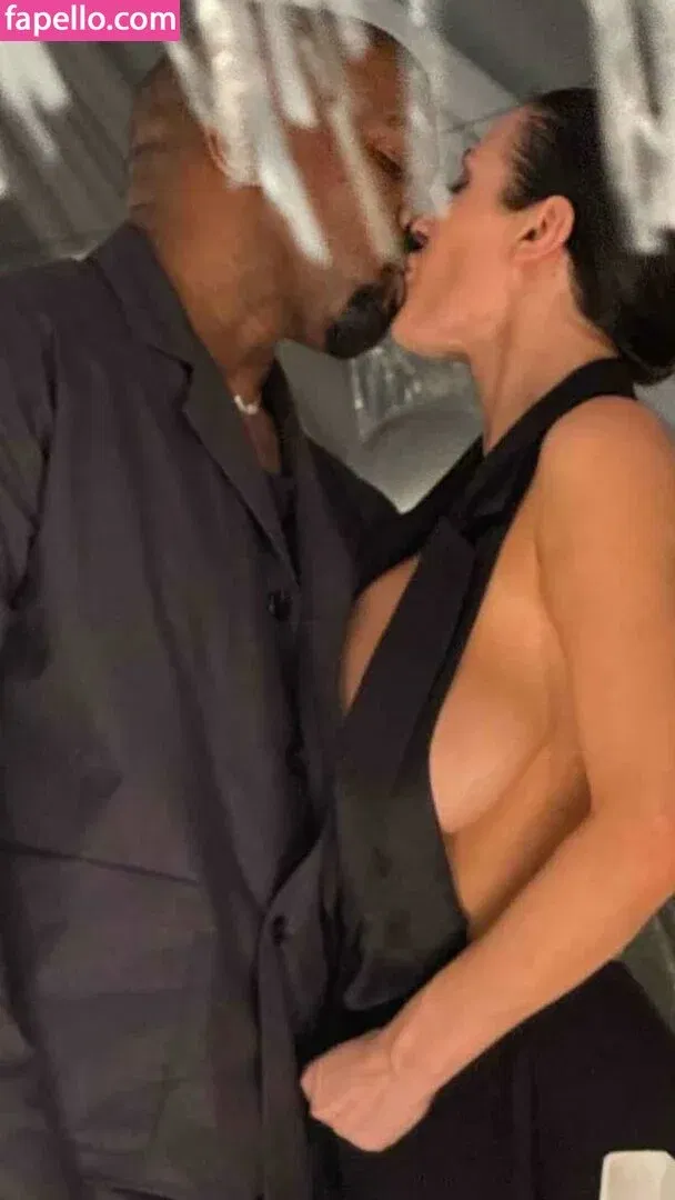 Bianca Censori Onlyfans Photo Gallery 