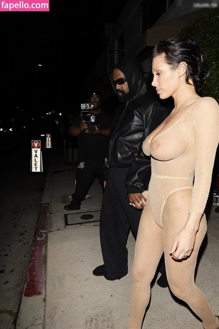 Bianca Censori Onlyfans Photo Gallery 