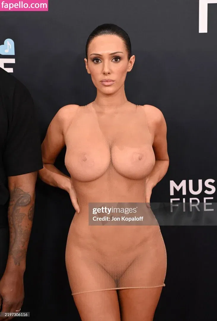 Bianca Censori Onlyfans Photo Gallery 