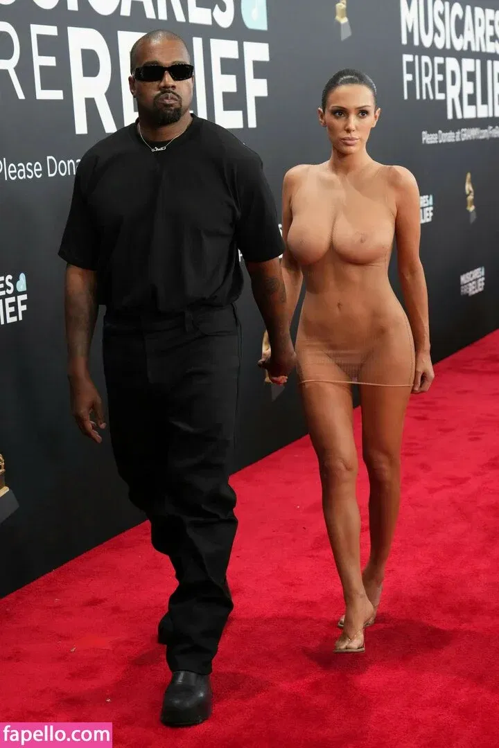 Bianca Censori Onlyfans Photo Gallery 