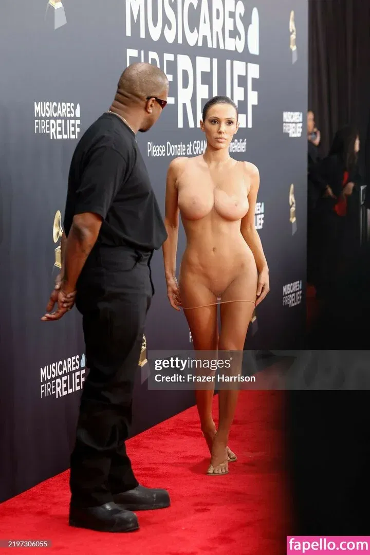 Bianca Censori Onlyfans Photo Gallery 