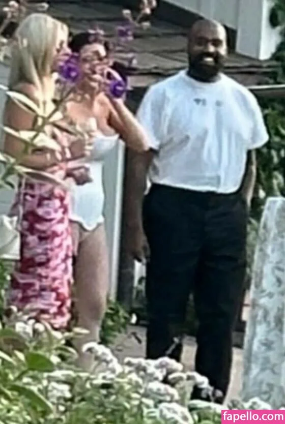 Bianca Censori Onlyfans Photo Gallery 