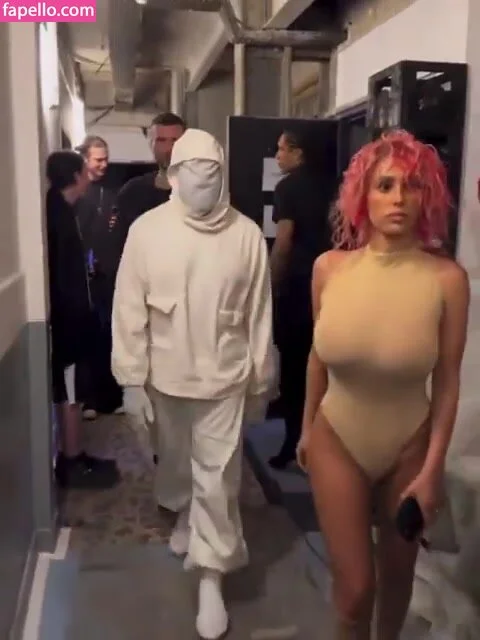 Bianca Censori Onlyfans Photo Gallery 