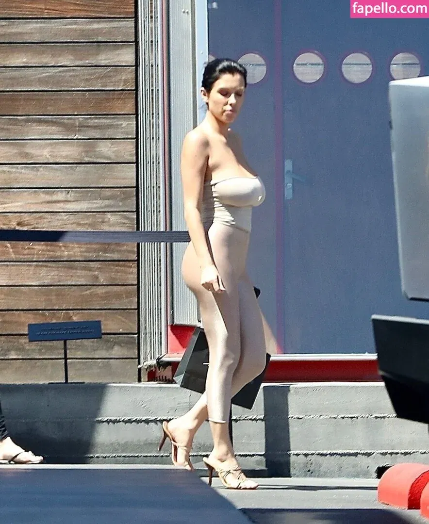 Bianca Censori Onlyfans Photo Gallery 