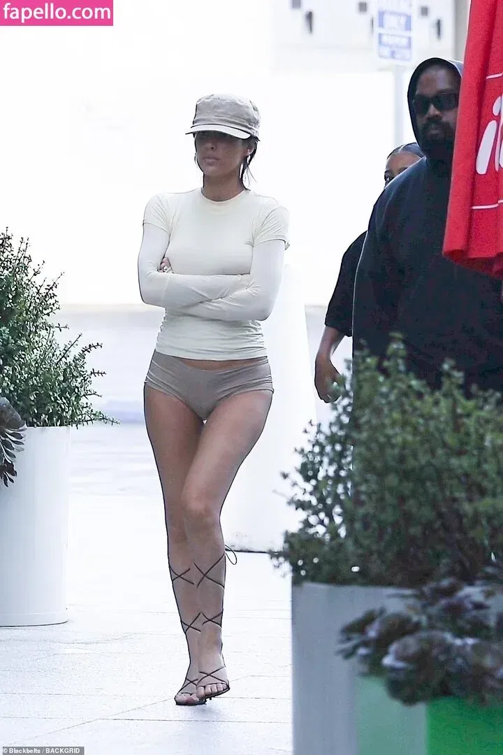 Bianca Censori Onlyfans Photo Gallery 