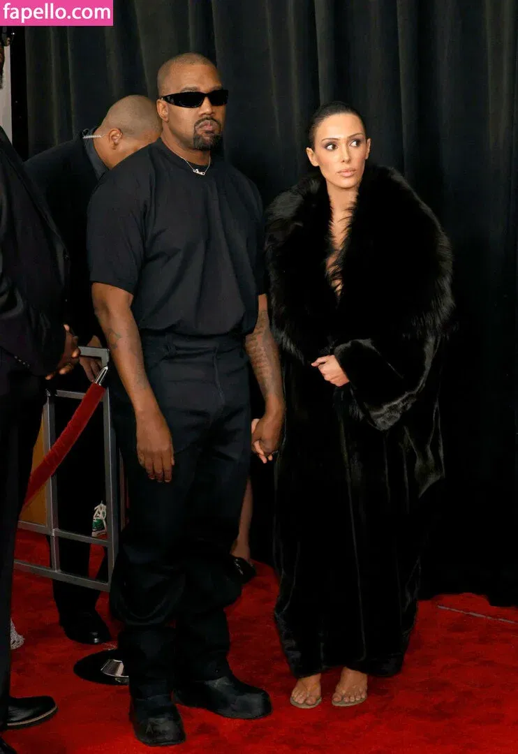 Bianca Censori Onlyfans Photo Gallery 