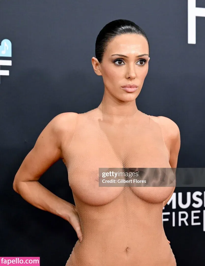 Bianca Censori Onlyfans Photo Gallery 