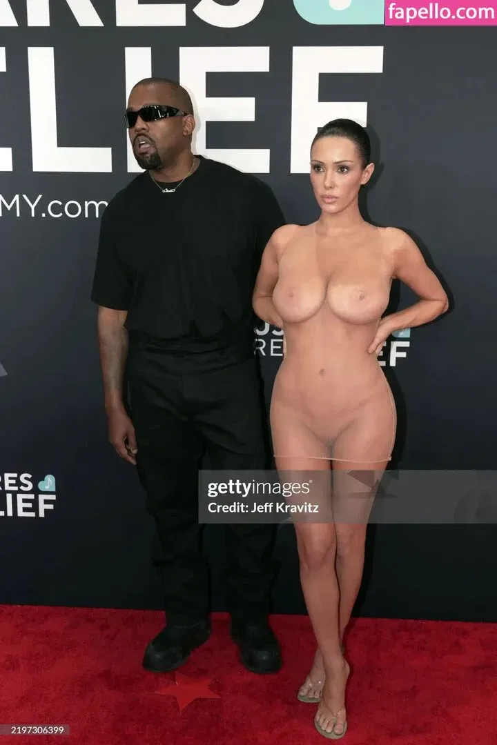 Bianca Censori Onlyfans Photo Gallery 