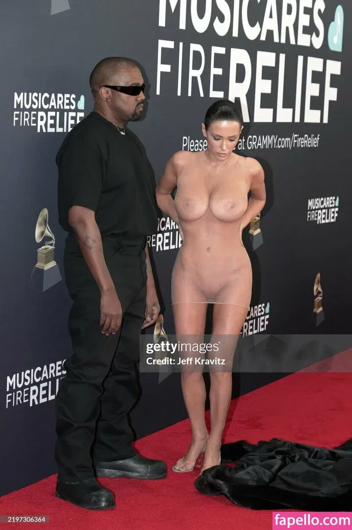 Bianca Censori Onlyfans Photo Gallery 